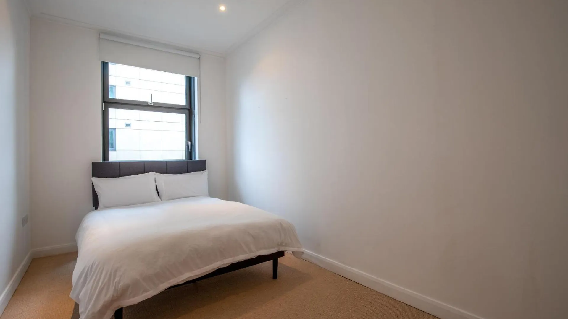 Londwell, Canary Wharf Boutique Balcony Apartment London 0*,