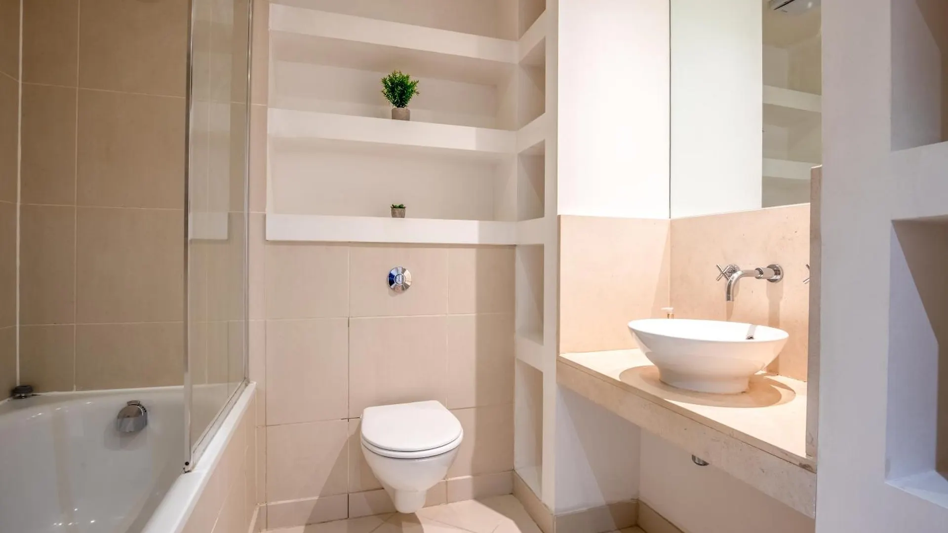 Londwell, Canary Wharf Boutique Balcony Apartment London